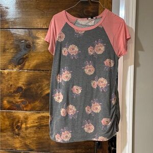 Floral maternity shirt